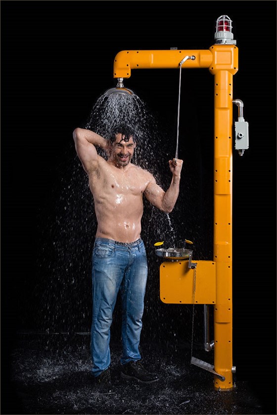 洗眼器沖淋效果 洗眼器沖淋效果